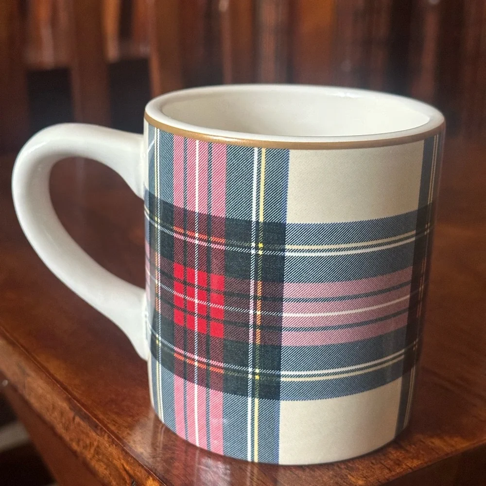 Williams Sonoma Tartan Plaid Mug Gold Rim Cozy Cabin Chic